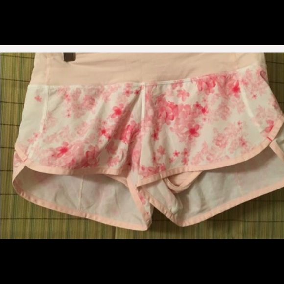 lululemon athletica Pants - Lululemon speed short size 4 sold